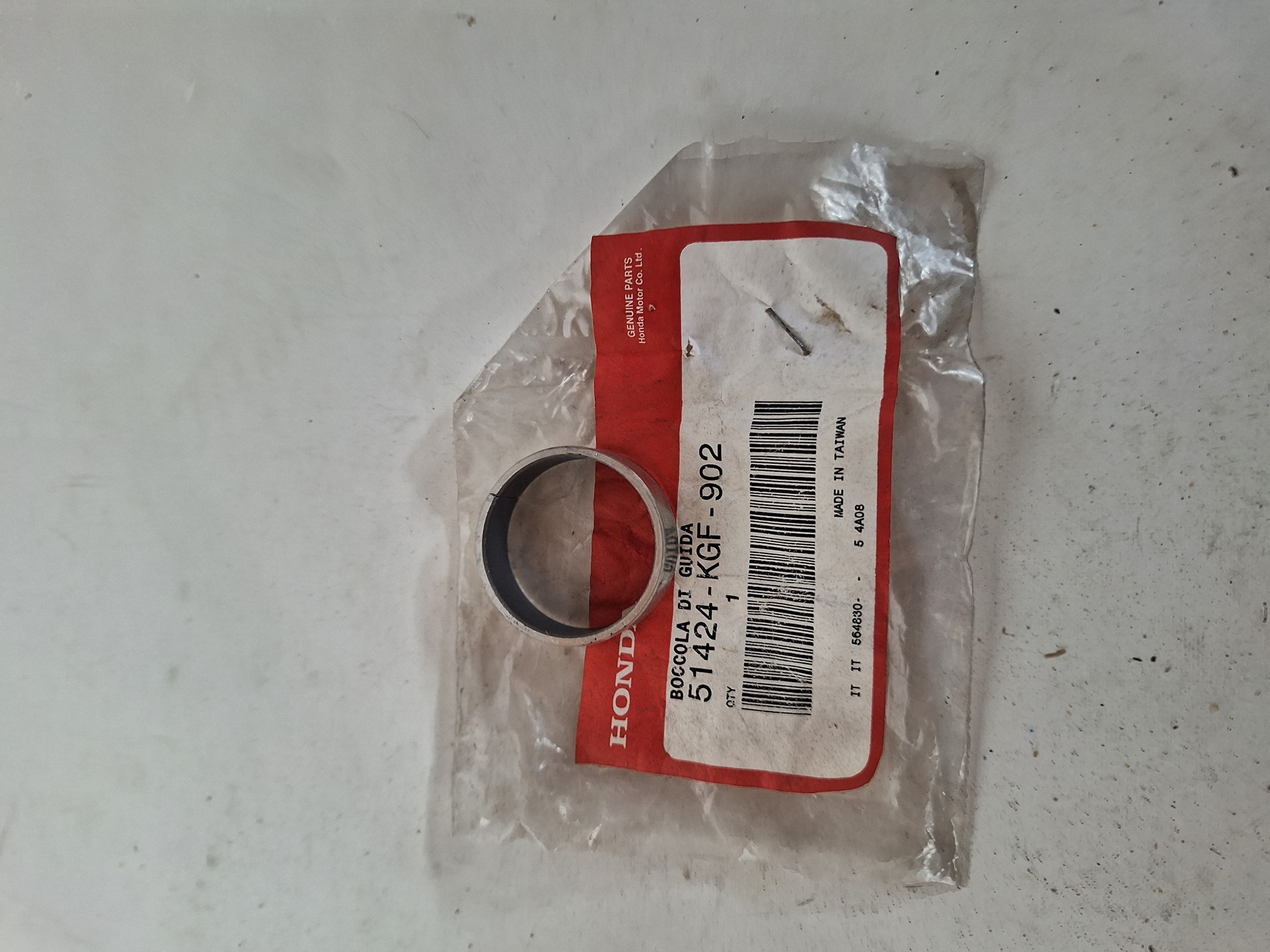 Picture of BUSH,GUIDE  51424-KGF-902